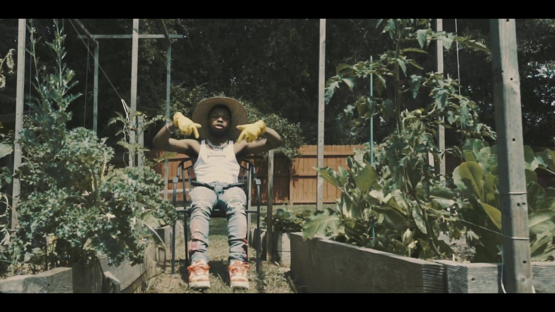 Garden film still from Feeling Like Chapo by Migo Lee